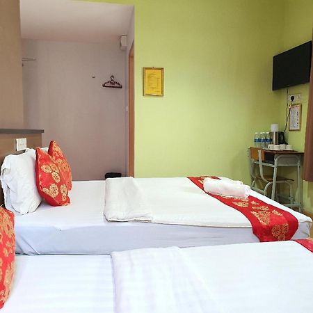 Oyo 90964 Melody 88 Inn Miri Kültér fotó