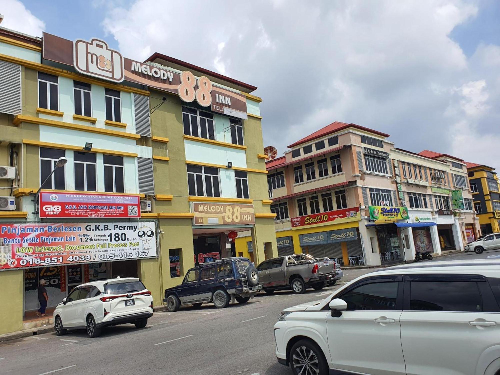 Oyo 90964 Melody 88 Inn Miri Kültér fotó