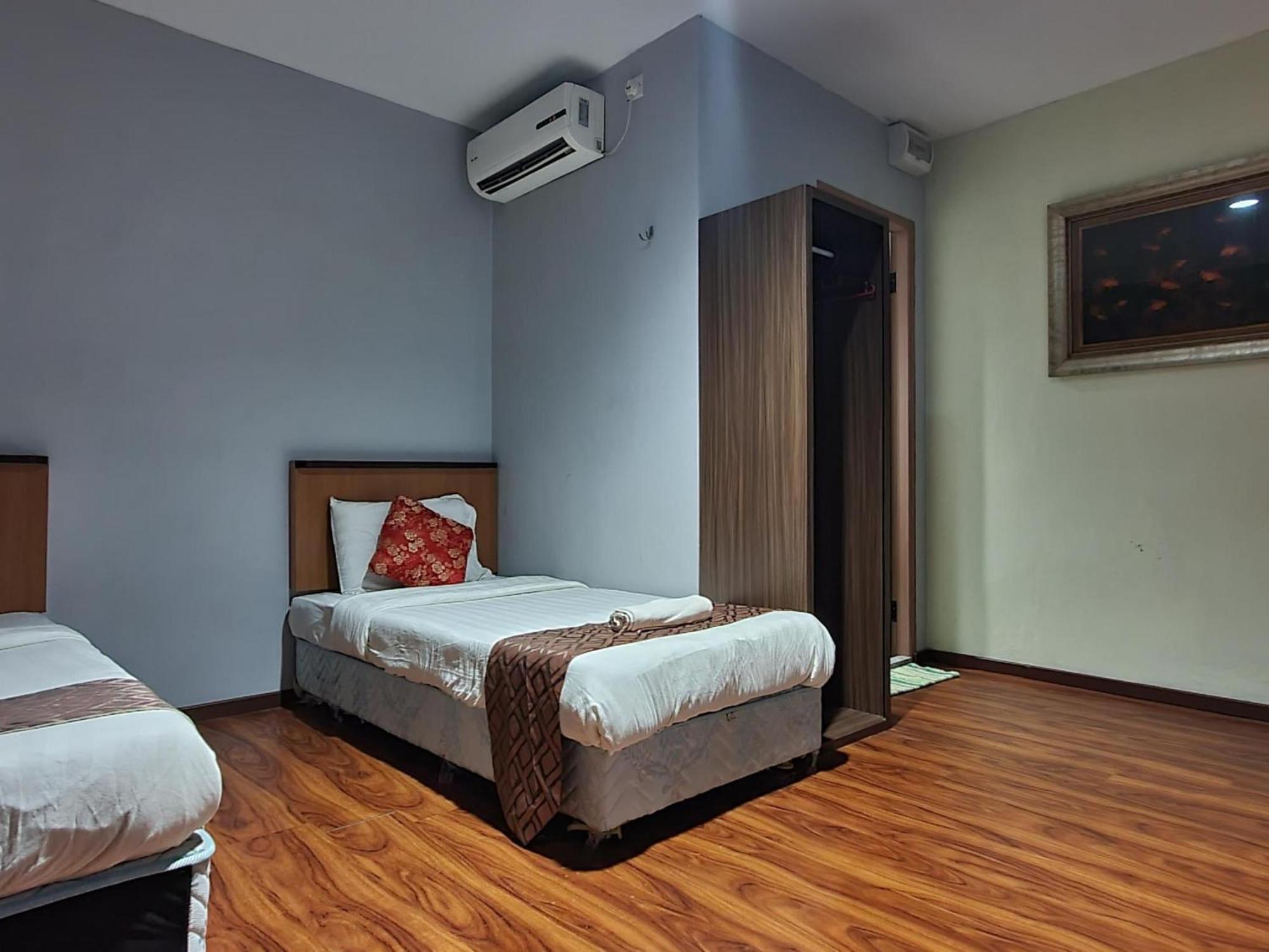 Oyo 90964 Melody 88 Inn Miri Kültér fotó