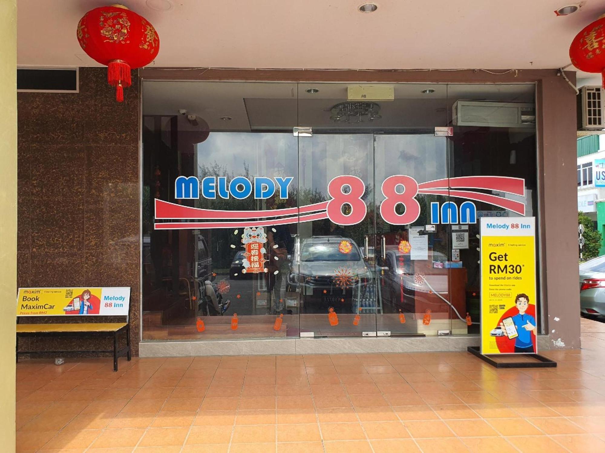Oyo 90964 Melody 88 Inn Miri Kültér fotó